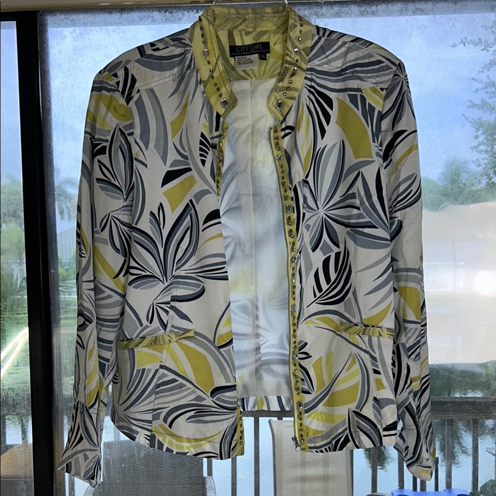 Yellow and Black Floral Blazer with Silk-like Sheen